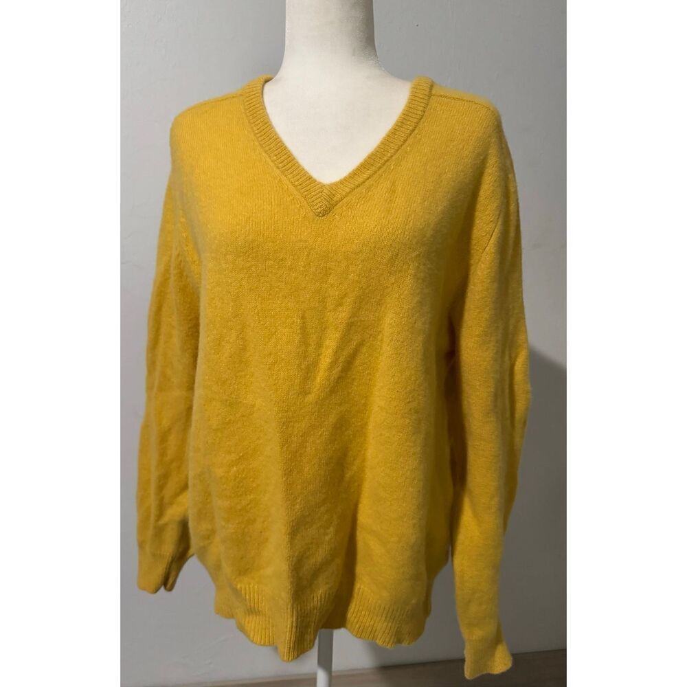 L.L. Bean yellow 100% lambswool pullover v neck sweater XL